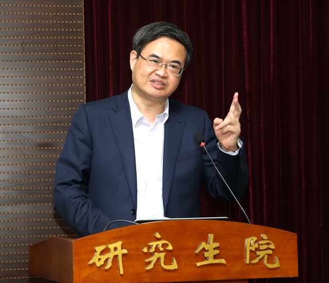 坚持立德树人根本任务,构建创新人才培养新生